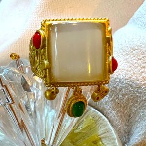 ELEGANT & UNIQUE Gold color Ring - Middle Eastern Inspired